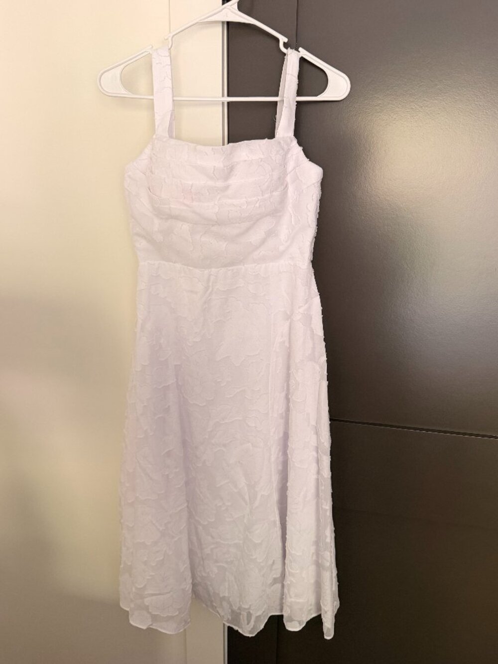 Molly Evers Size 4 white midi Dress